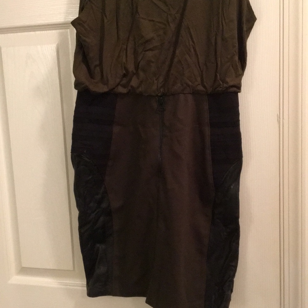 Dress - Picture 3 of 5